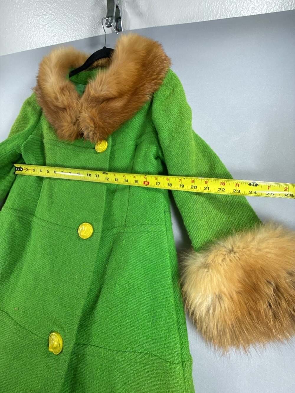 Vintage Green Wool Fur Collar Coat With Yellow Buttons - Picture 3 of 16